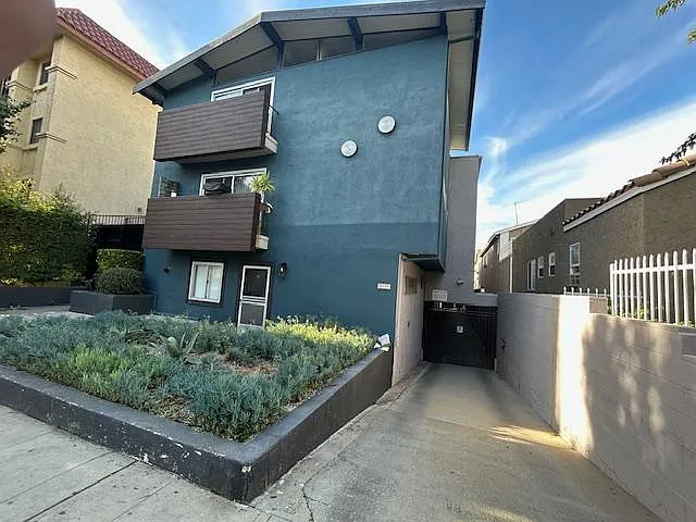 1 bed, 550 sqft, $1,900 — Photo 1