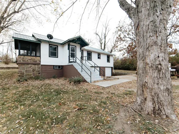 210 Newman Rd, Rolla, MO 65401