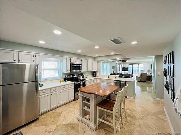 3rd image of 10200 S Ocean Dr #Penthouse 1