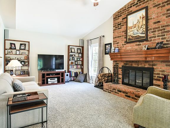 4th image of 16302 Winchester Dr