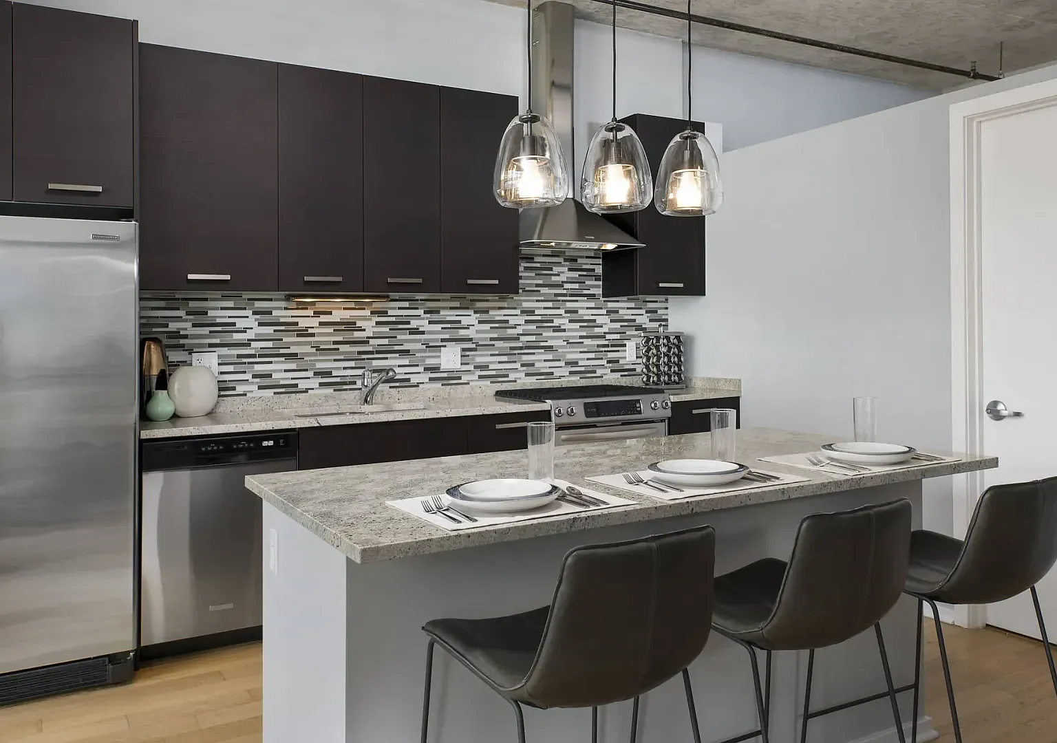 2 bed, $3,077 — Photo 2