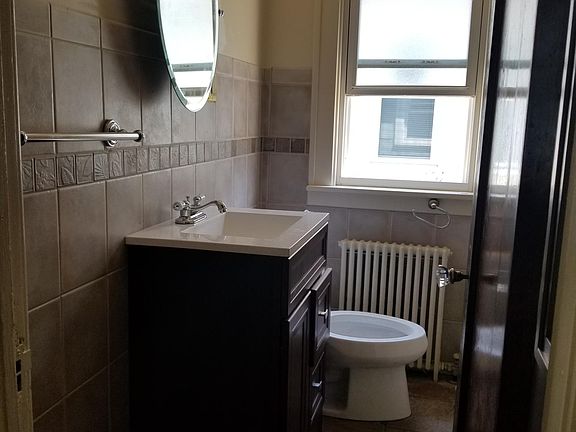 2nd image of 450 Moselle St #2