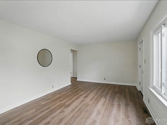 5th image of 608 Allenwood Ct