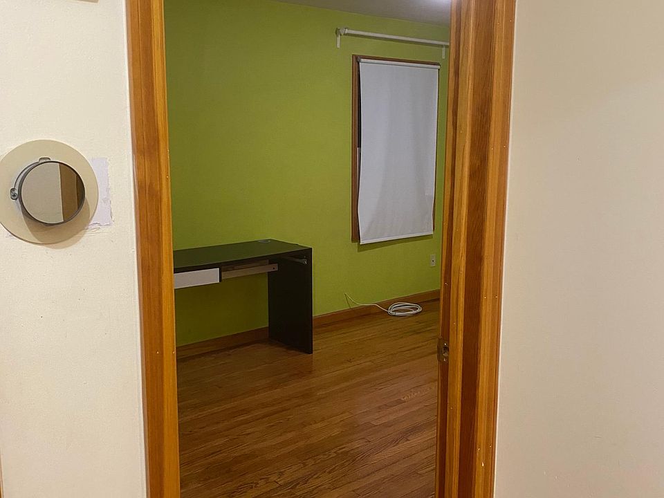 2nd Bedroom Entrance