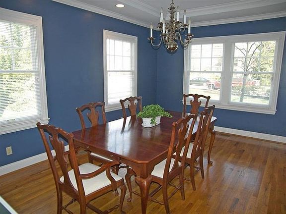 4th image of 305 Harvard Ave