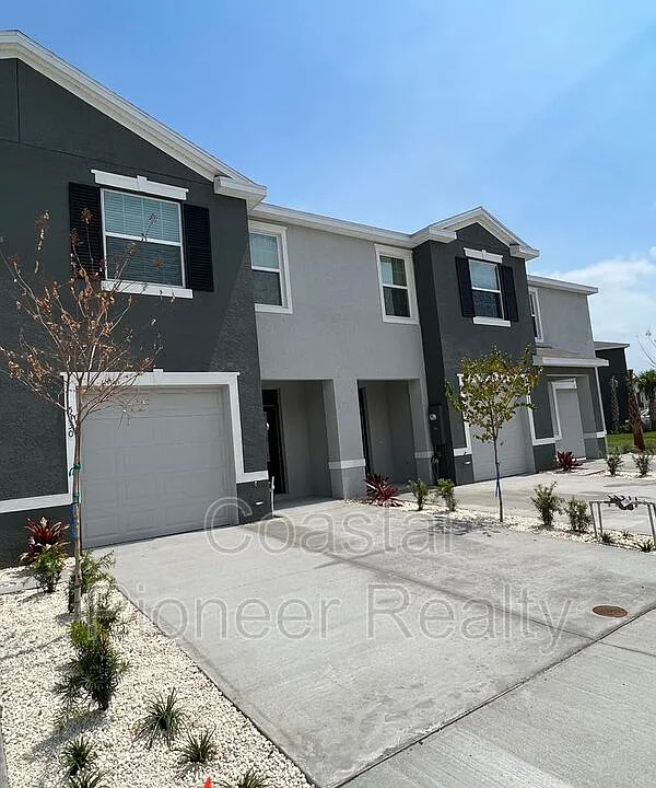 5330 Dragonfly Dr