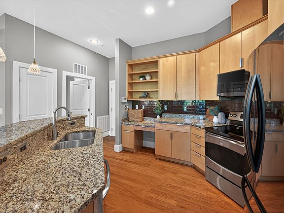 3rd image of 300 Finsbury St APT 210