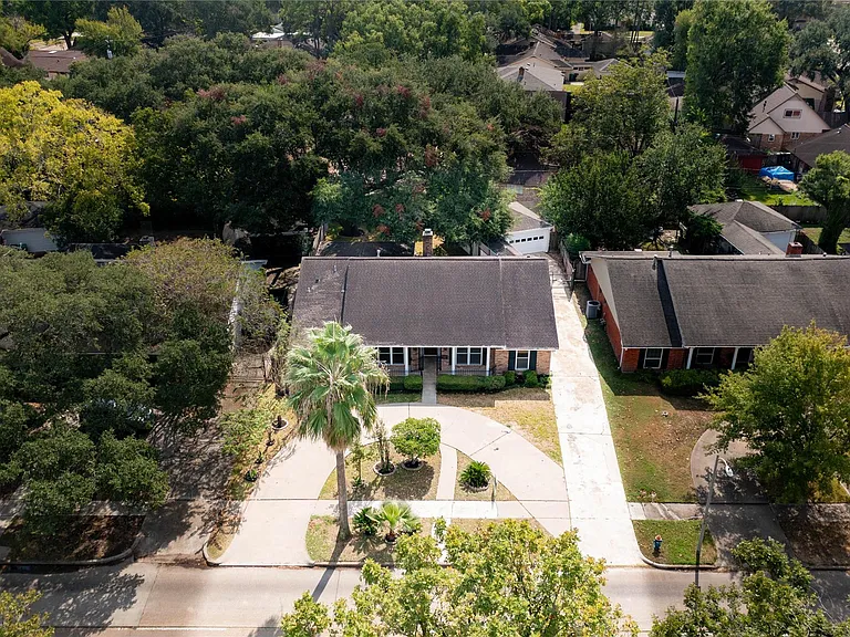 6119 S Braeswood Blvd — Photo 1