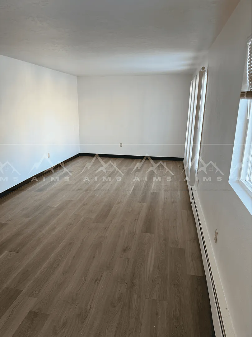 Silverfox Apartments (12521) — Photo 2