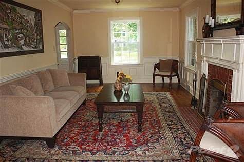 3rd image of 1001 Cooper Dr