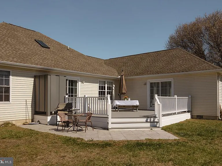 42 Deerfield Ln — Photo 17