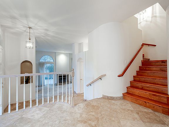 5th image of 5105 Renaissance Ave Unit A