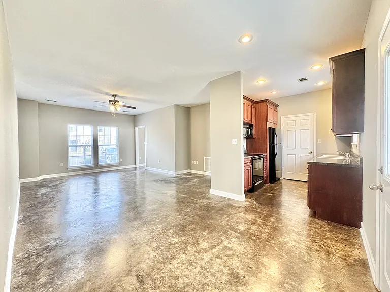 934 E Craighead Forest Rd #B — Photo 10