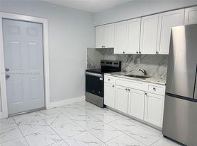 1614 NW 46th St, Miami, FL