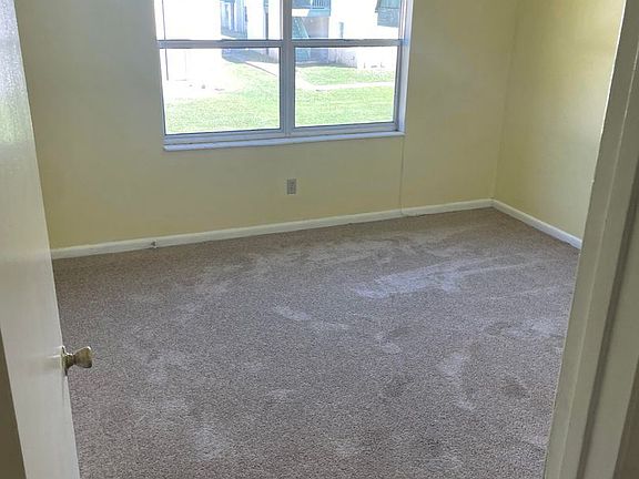 5th image of 2325 W Pensacola St APT 144