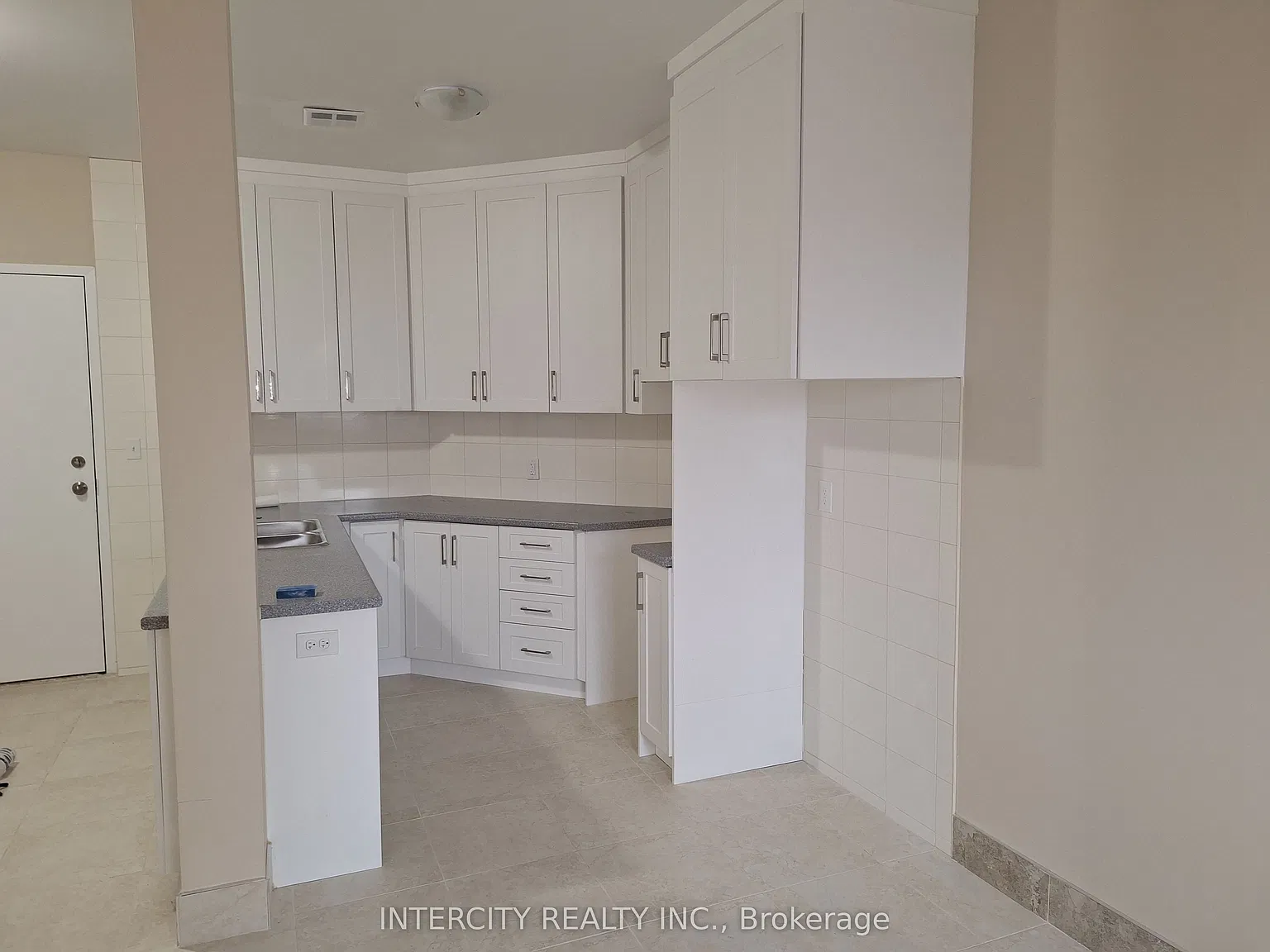 2 bed, $1,695 — Photo 2