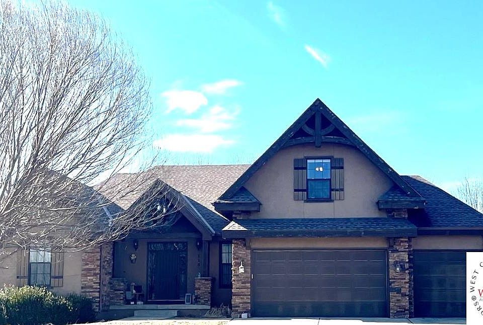 1st image of 110 S Westglen Dr