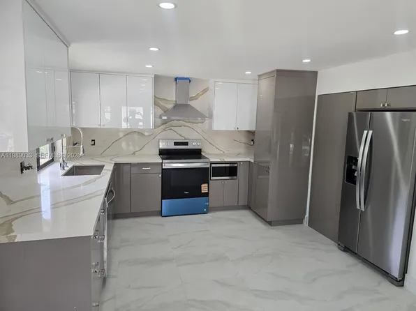 270 NW 147th St, Miami, FL 33168