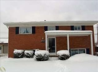 14252 Navarre St, Gibraltar, MI 48173