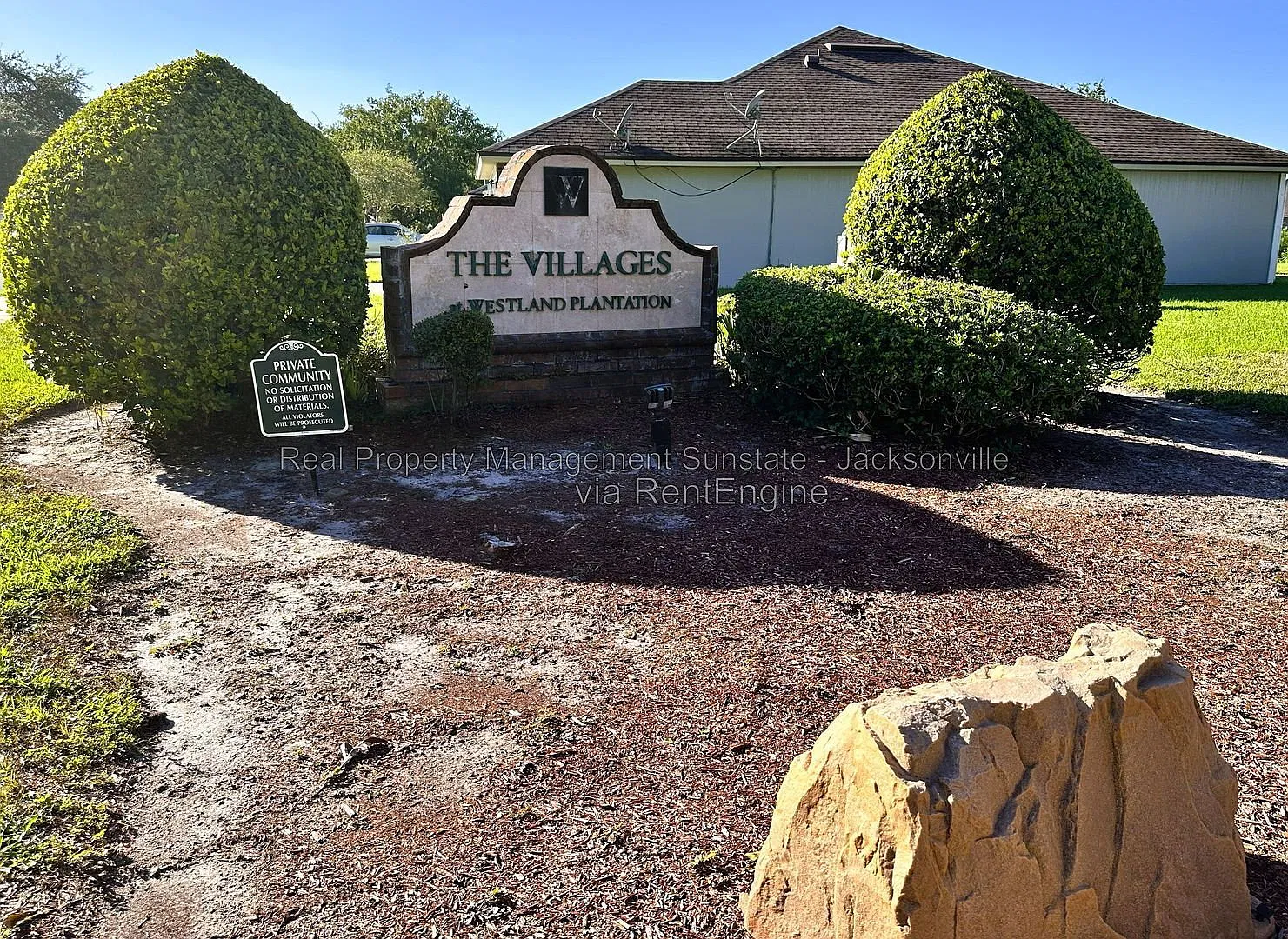 3 bed, 2.0 bath, 1695 sqft, $1,900 — Photo 2