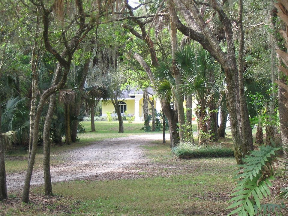 2nd image of 6755 N Biscayne Dr