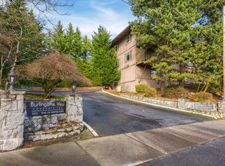 1035 SW Bertha Blvd APT 3, Portland, OR 97219