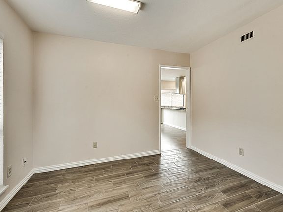 4th image of 5535 Squires Dr