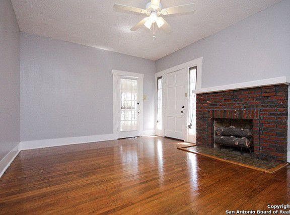 5th image of 1427 W Magnolia Ave