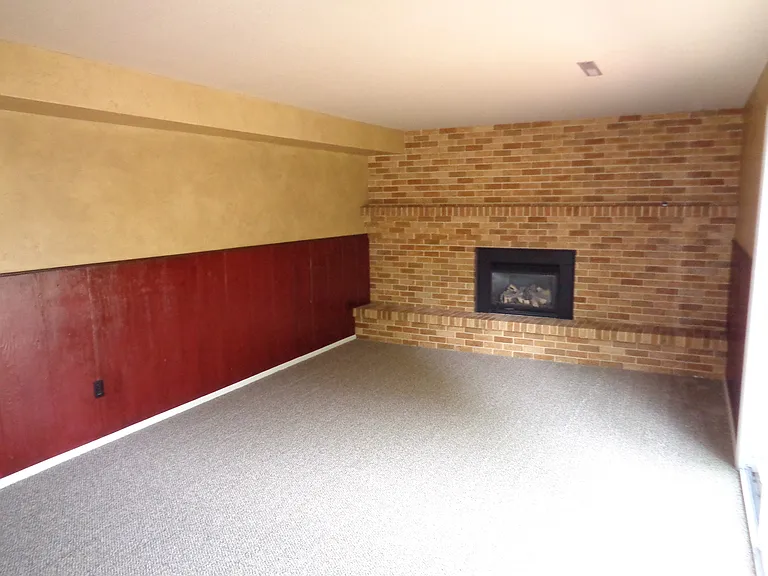 681 Garnet Ave — Photo 10