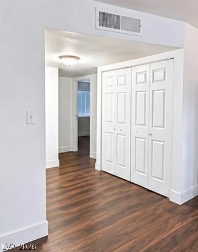 3 bed, 2.0 bath, 3944 sqft, $1,500 — Photo 3