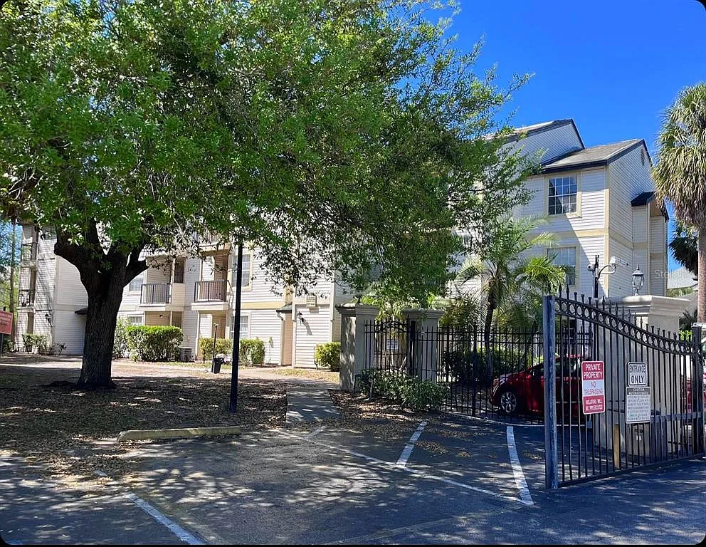1 bed, 1.0 bath, 526 sqft, $1,200 — Photo 2