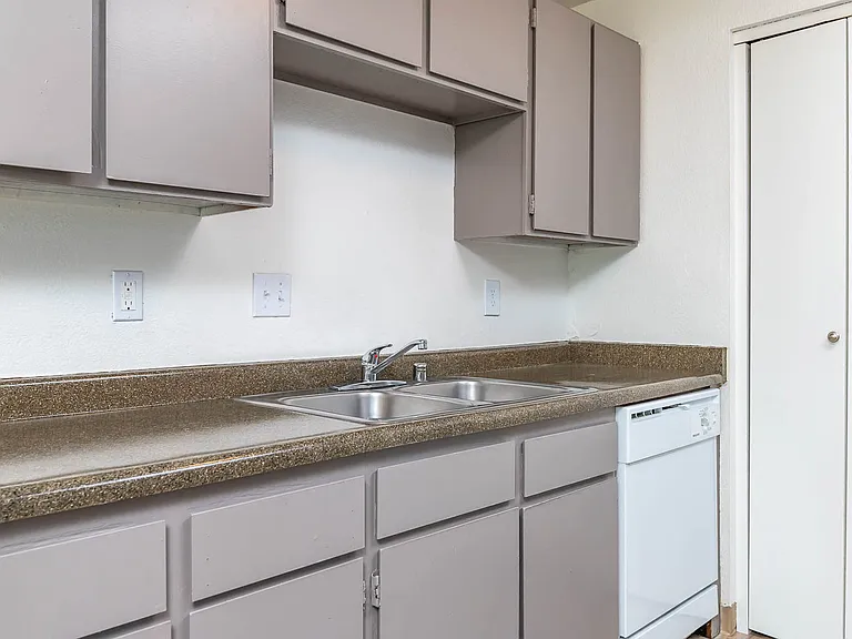 Sedona | One Bedroom Kitchen
