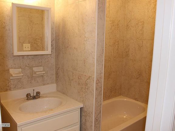 5th image of 1078 Intervale Ave APT 2
