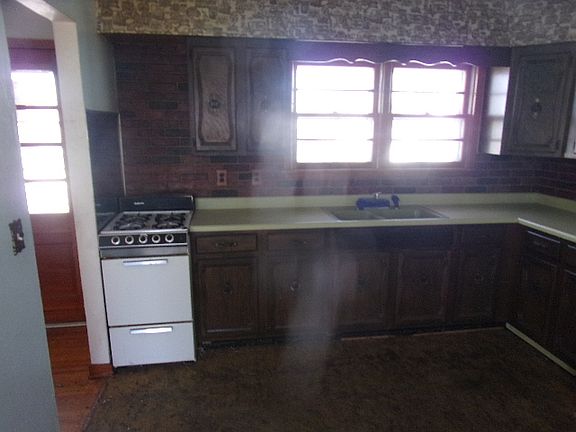 4th image of 130 W Murphy St