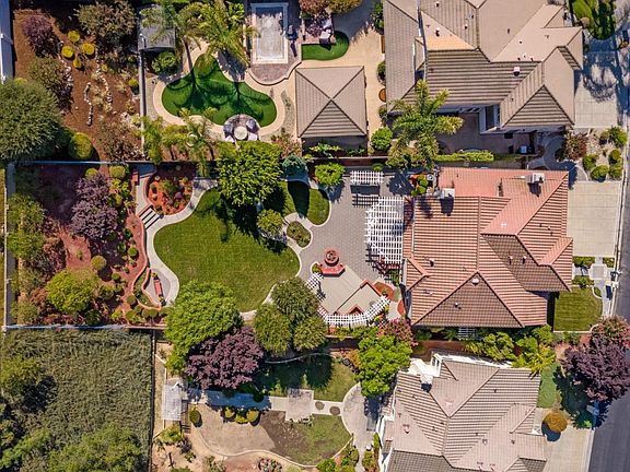 3rd image of 5410 Ligurian Dr