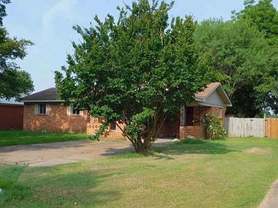 2nd image of 709 Graceland Dr