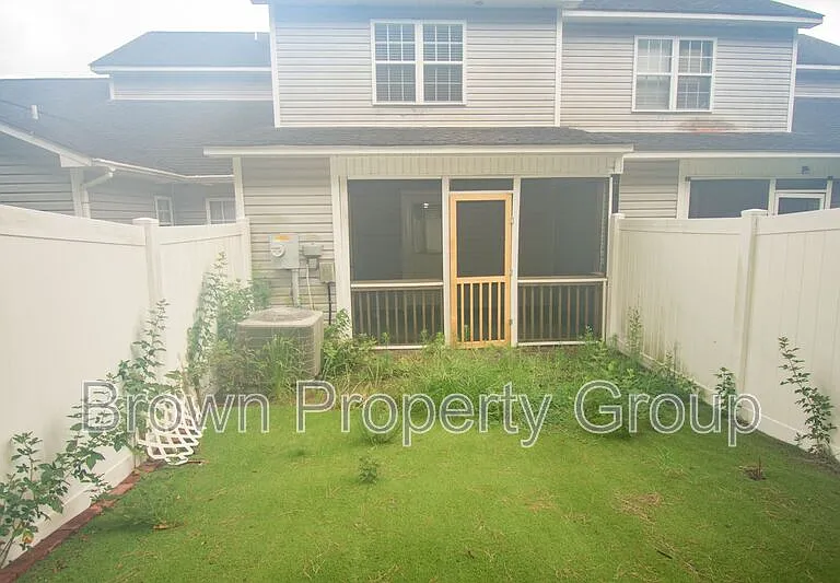 102 Springwood Dr — Photo 16