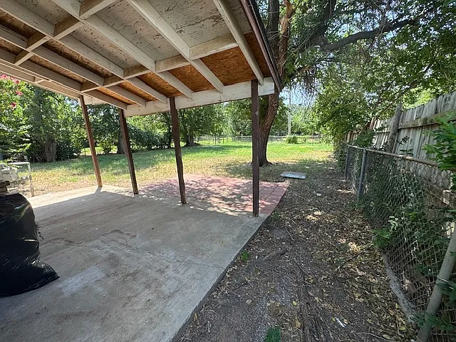 1514 NW Smith Ave — Photo 2