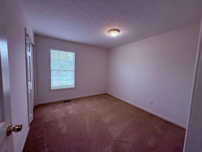 10 Station Ln NE — Photo 14