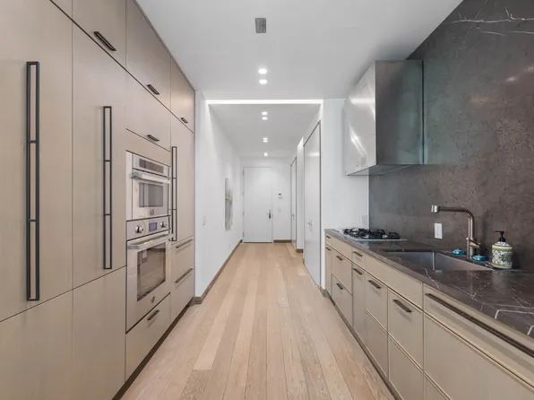 88 Lexington Avenue image 1 of 7