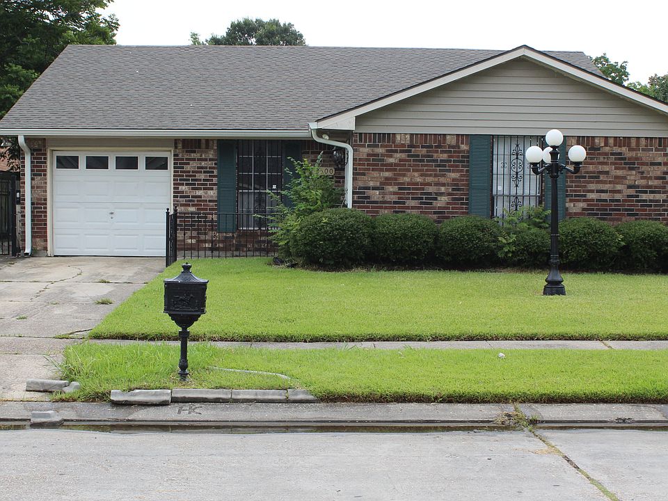 1st image of 2500 Mesa Dr