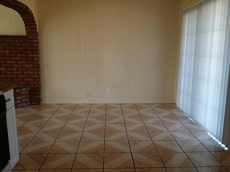 3 bed, 1000 sqft, $1,950 — Photo 3