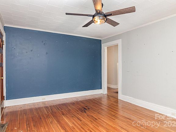 5th image of 102 Cline St