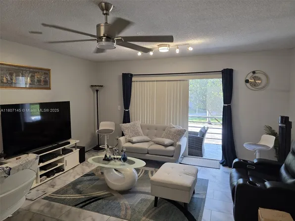 1425 Atlantic Shores Blvd APT 204, Hallandale Beach, FL 33009
