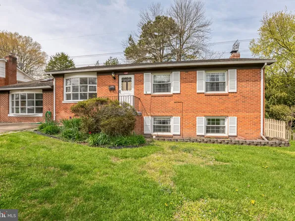 2257 W Longview Dr, Woodbridge, VA 22191