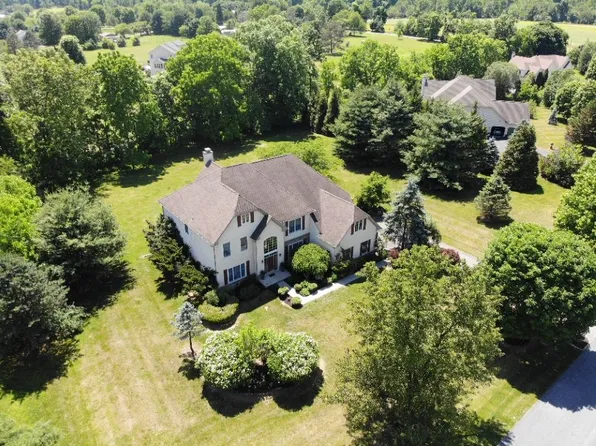30 Melchor Dr, Easton, PA 18042