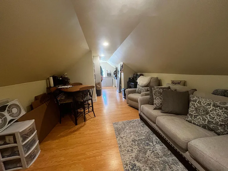 35 Manitou Ave #3 — Photo 7