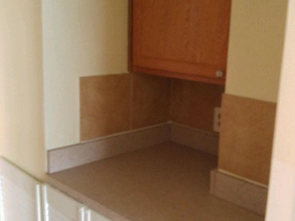 4th image of 204 S Veitch St APT 4