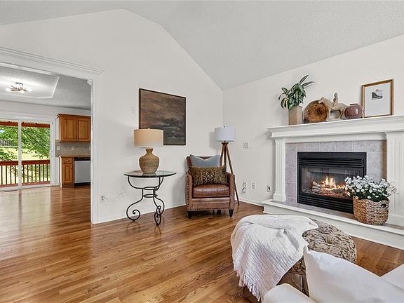 3rd image of 11416 N Ewing Ave