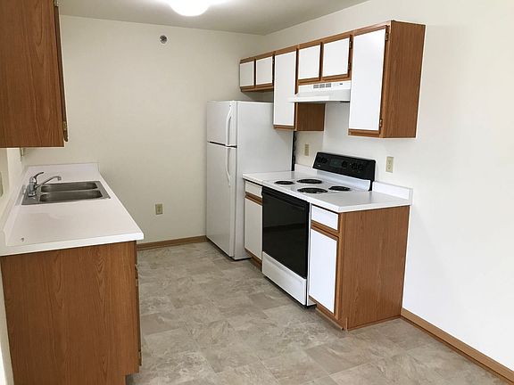 3rd image of 8935 S Wood Creek Dr #105
